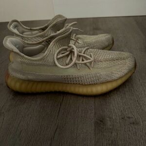 Adidas Yeezy Boost 350 V2 Citrin (Non-reflective) Used with minimal wear.